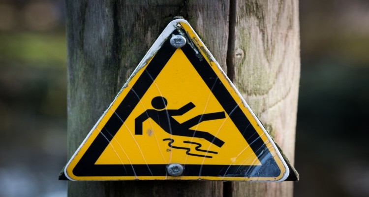 panneau danger chute accident